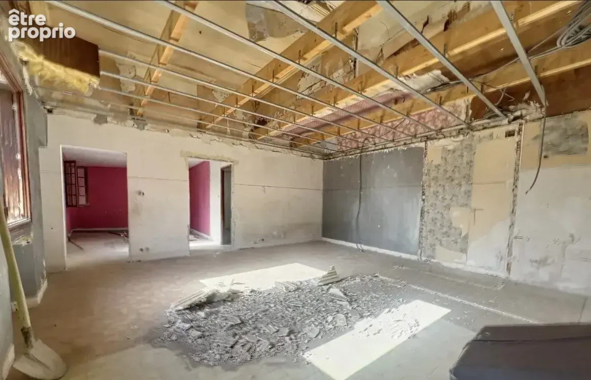 Appartement 280 m² à Nimes  - photo 2