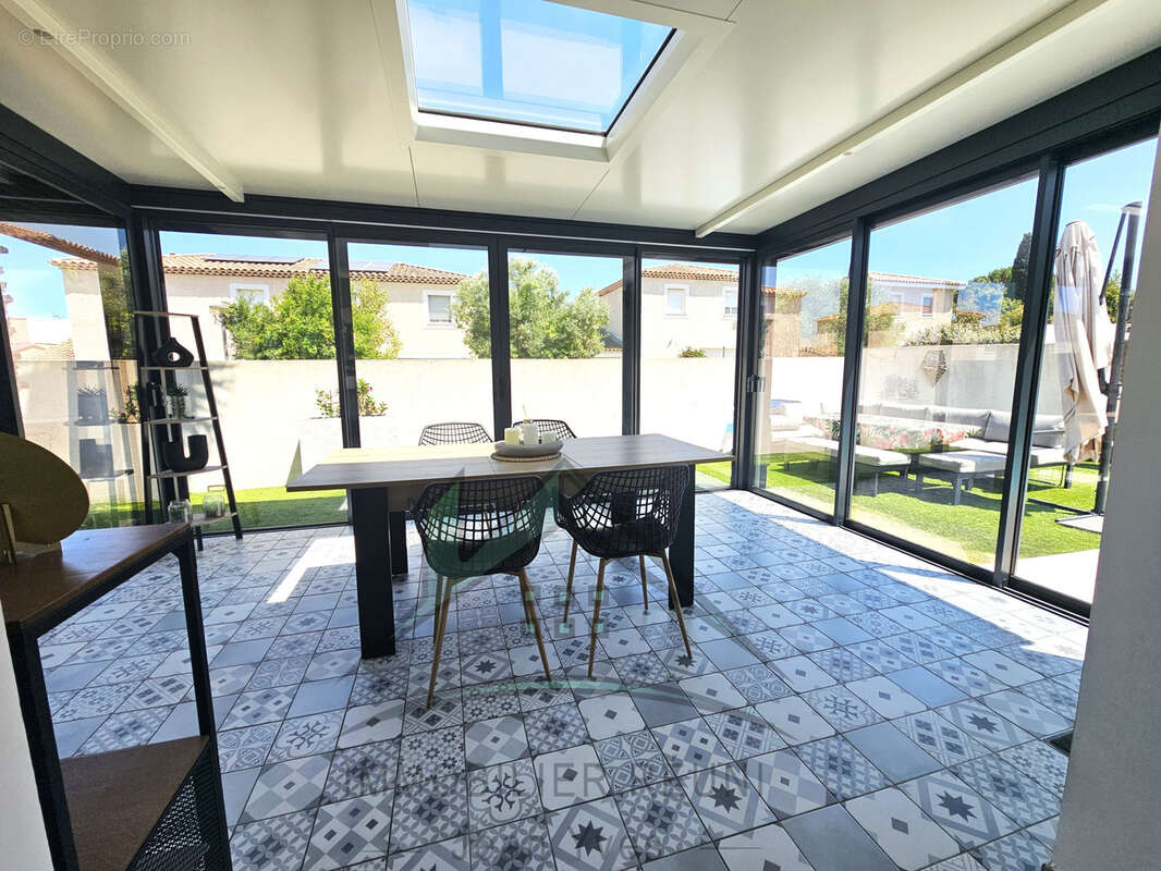 Châteauneuf-les-Martigues   Quartier Parc François Mitterrand Villa T4 de 103 m2   Piscine   Calme absolu. - photo 5