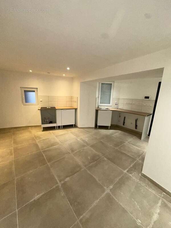 ALES (30) secteur Rochebelle, idéal investisseur immeuble de rapport de 150m² habitable environ et terrasse privative d'environ  - photo 2