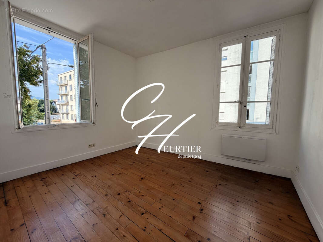 Appartement 28 m² à Saint-Martin-D'heres  - photo 2
