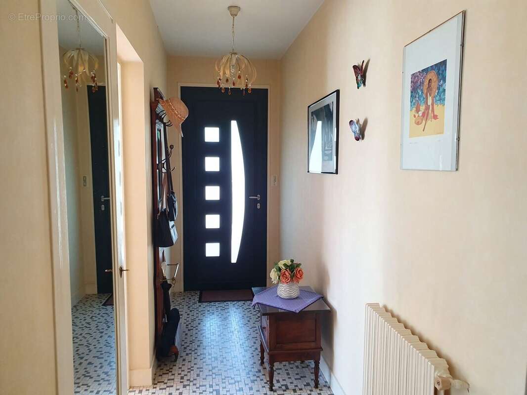Maison 86 m² à Cozes  - photo 9