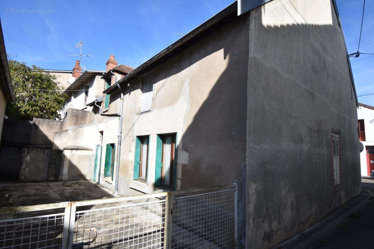 Maison à COSNE-COURS-SUR-LOIRE