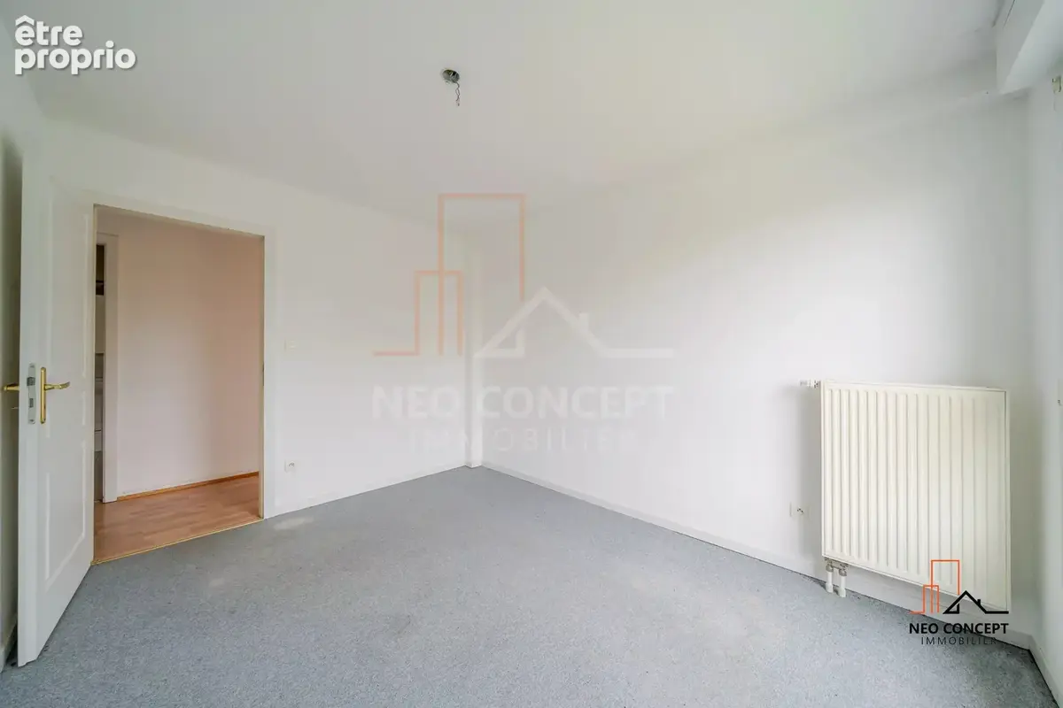 * SOUFFLENHEIM - Beau F3 à rafraichir avec cave, place de parking et garage ! * - photo 5