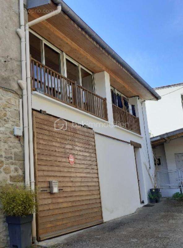 Appartement à LAROQUE-D'OLMES