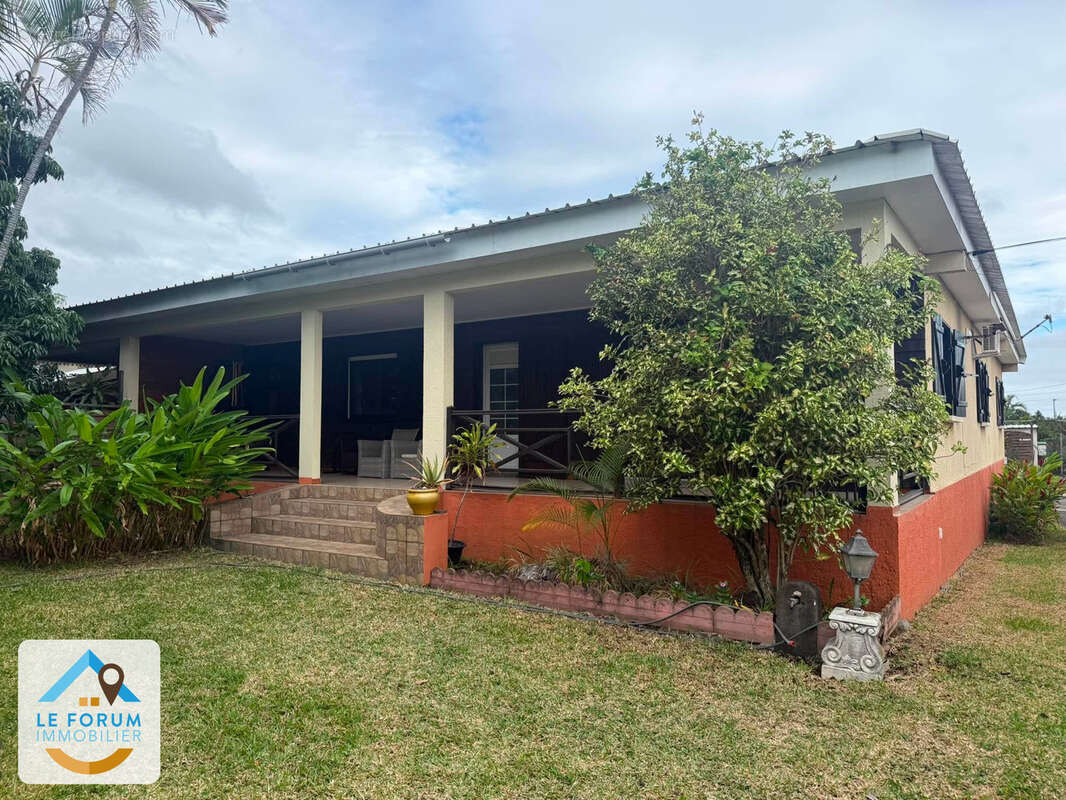 Riviere saint louis 97421 - maison familiale - possible investissement - beaux volumes - proche commodités - photo 3