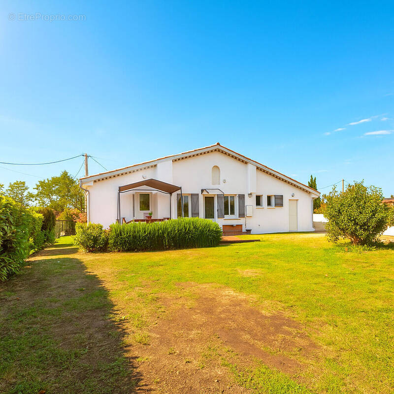 Maison à VILLENEUVE-DE-MARSAN