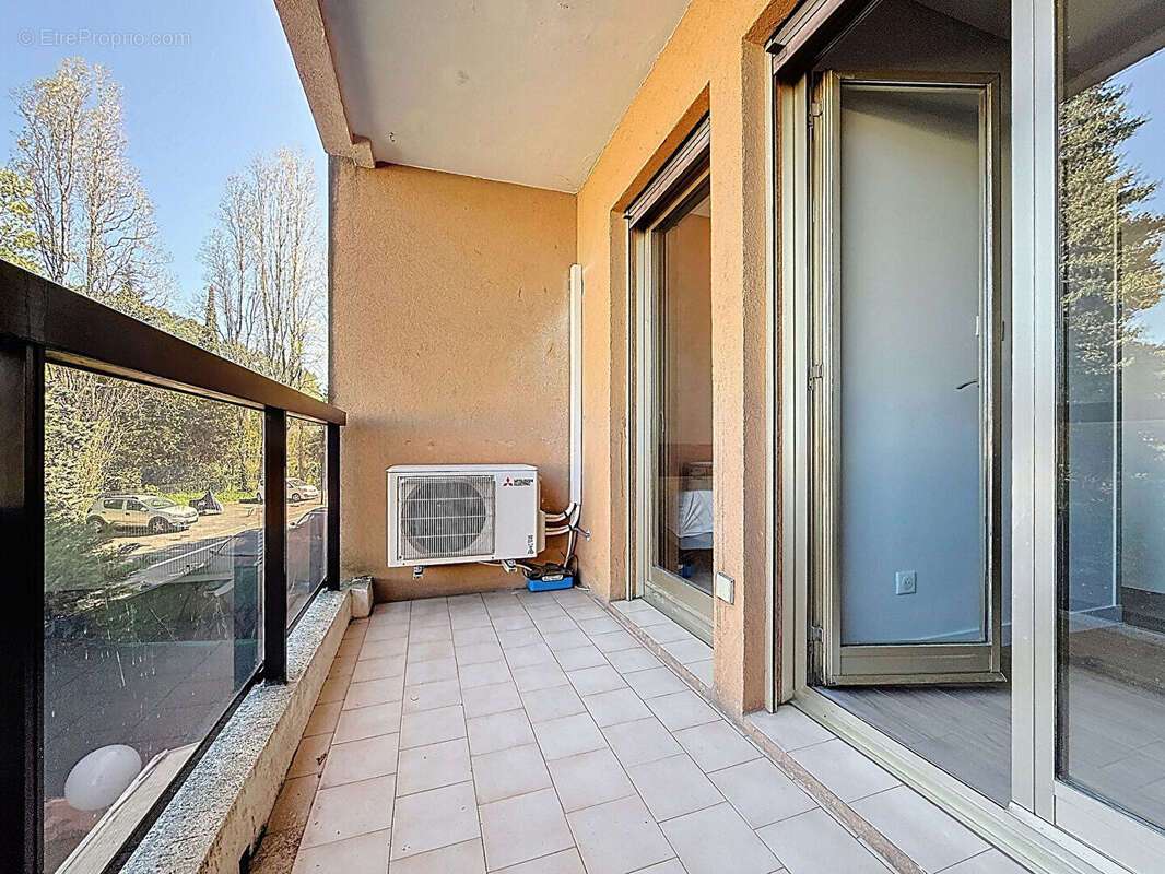 Appartement à MOUGINS