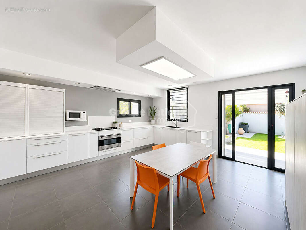Villa contemporaine de 168 m²  3 chambres  60 m² d'espace de viePrestations haut de gamme  Piscine - photo 3