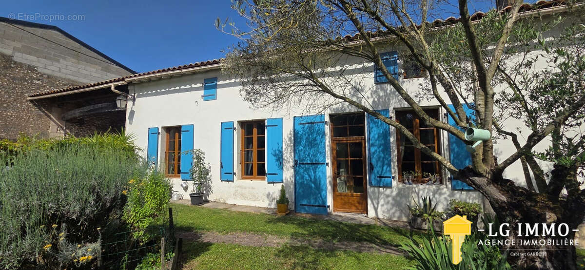 Maison à SAINT-DIZANT-DU-GUA