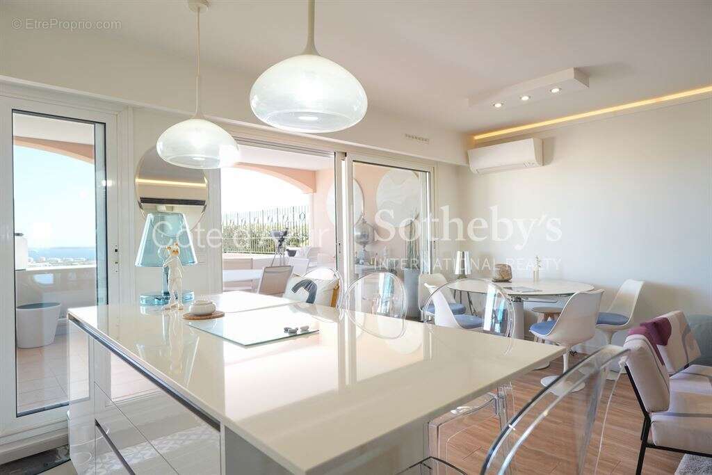 Appartement à MANDELIEU-LA-NAPOULE