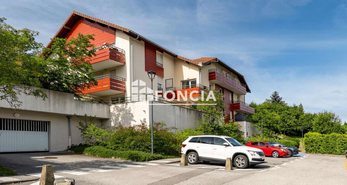 Appartement à CRUSEILLES