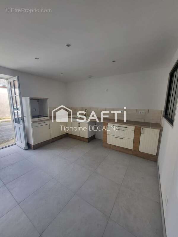 Maison 170 m² à Rille  - photo 3