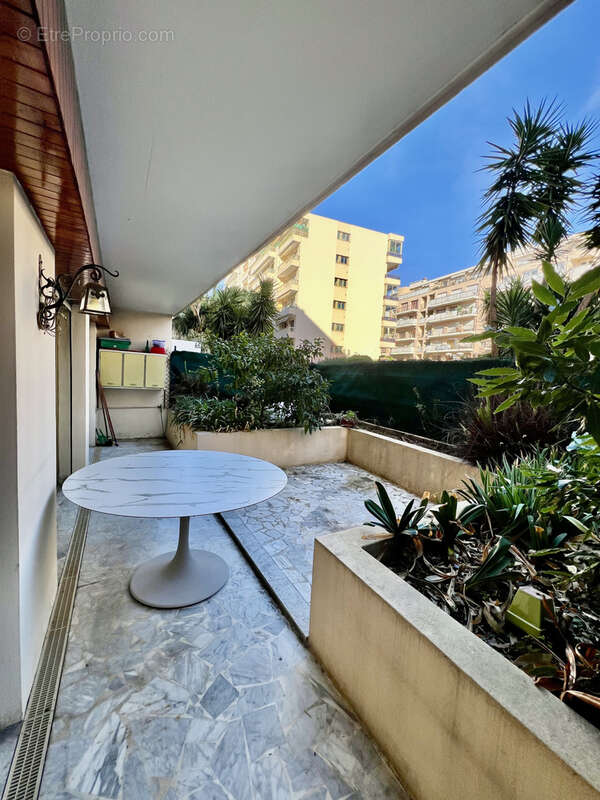 Appartement à LE CANNET