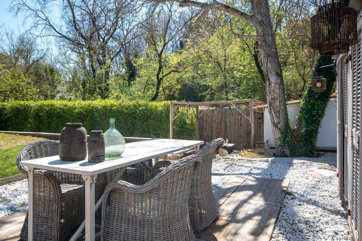 Maison à CHATEAUNEUF-GRASSE