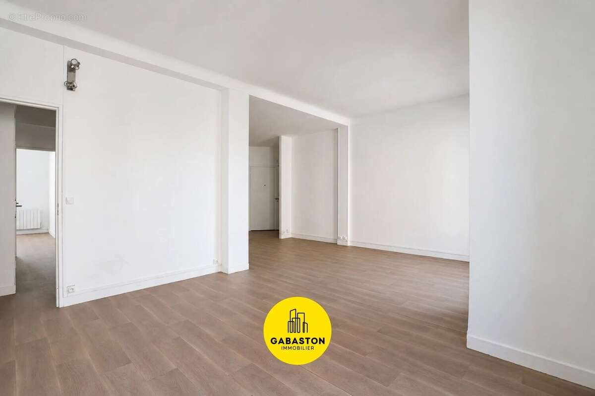Appartement à MARSEILLE-2E