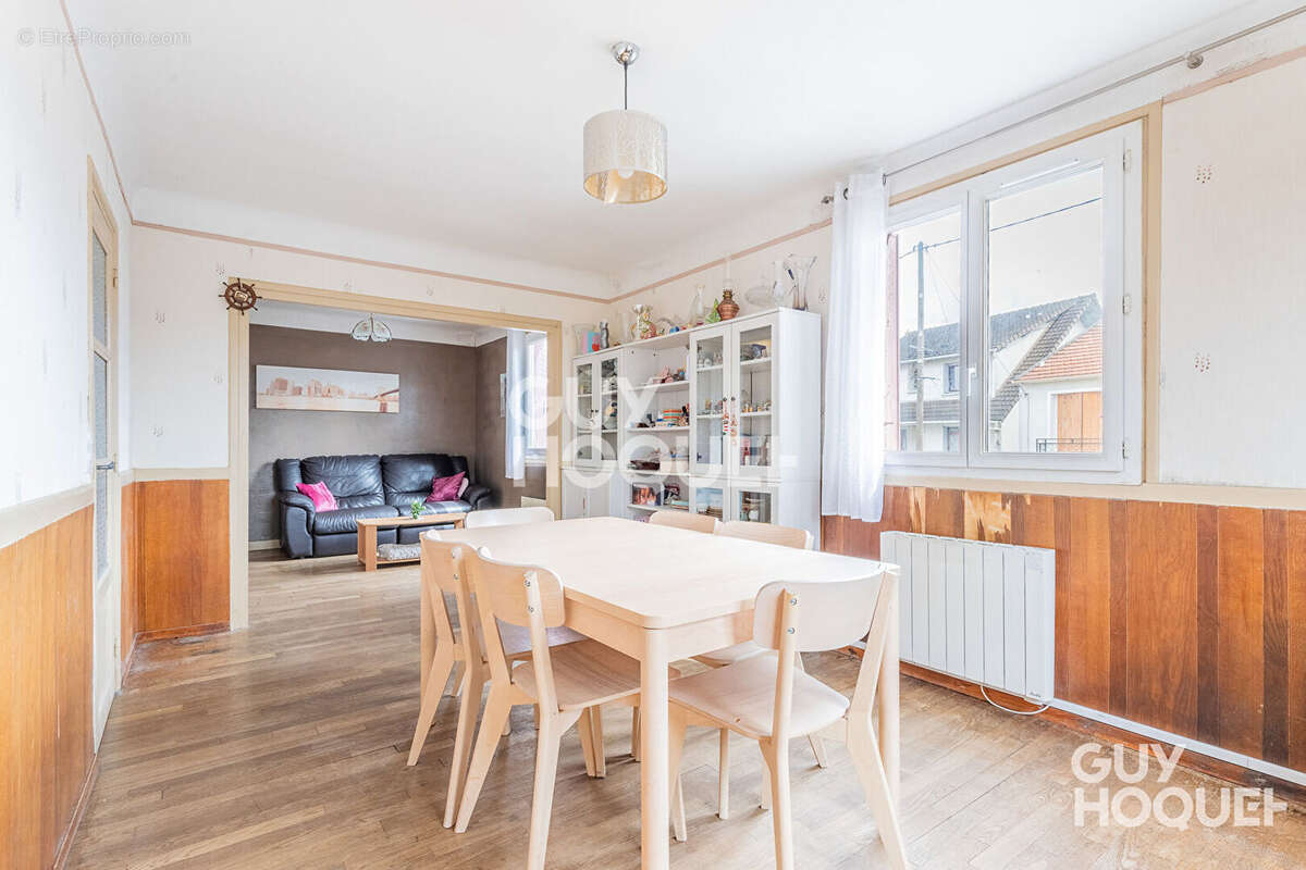 Maison à SAVIGNY-SUR-ORGE