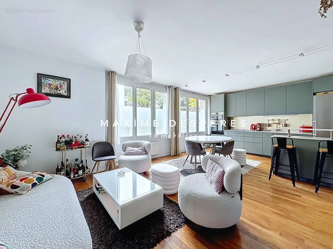 Appartement à NEUILLY-SUR-SEINE