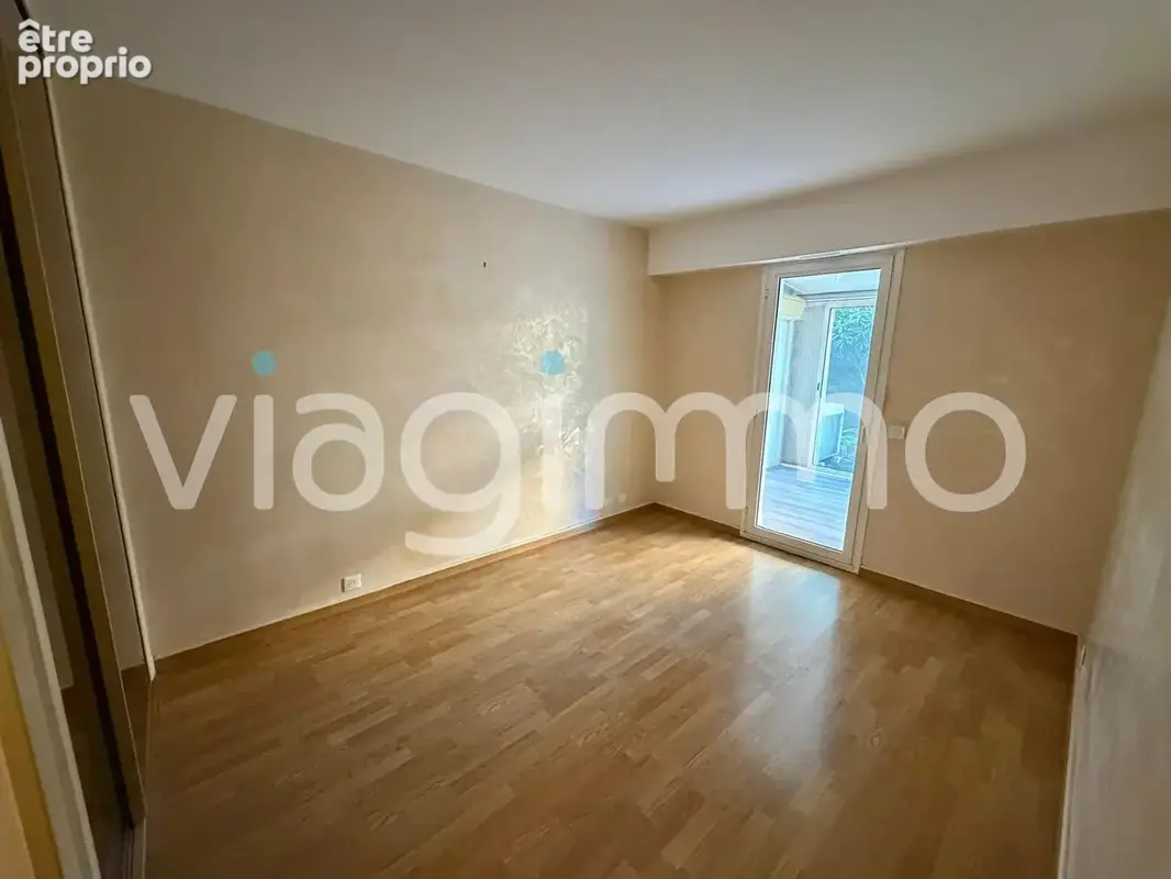 Appartement 2 pièces, Cannes basse Californie en rez-de-jardin avec véranda - photo 8