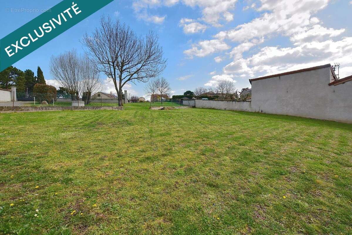 Photo 2 - Terrain à MONTBRISON