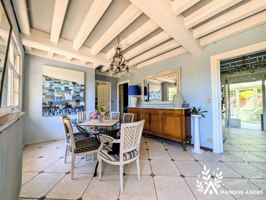 Maison 251 m² à Saint-Bernard  - photo 6