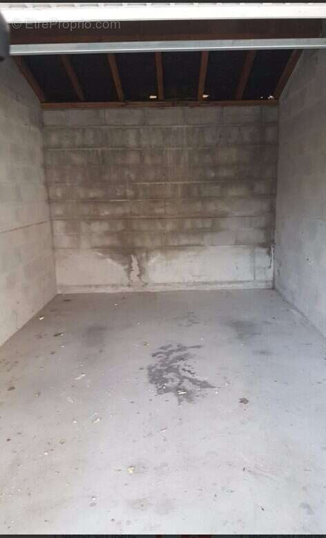 Parking à LA COTE-SAINT-ANDRE