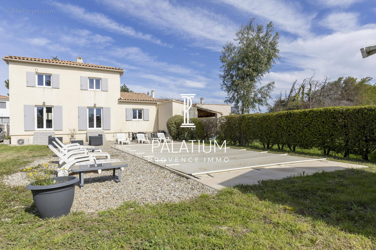 Maison à PELISSANNE