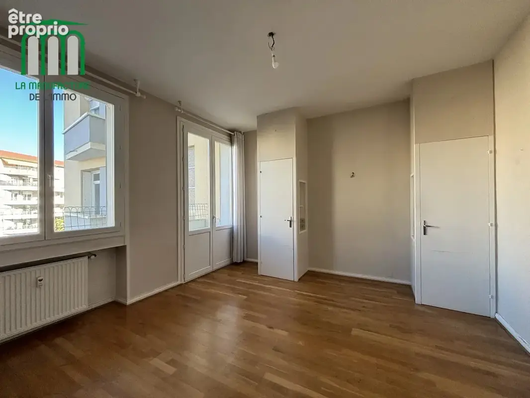 Appartement de type F4 de 102.23 m² avec deux balcons, garage/ Armeville-Foch-cité du design - photo 7