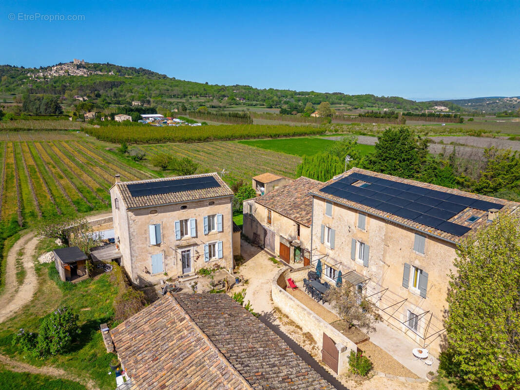 Maison à BONNIEUX