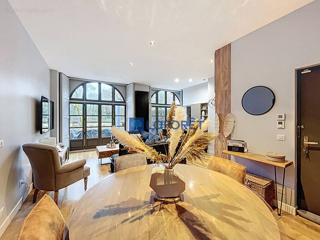 Appartement à SAINT-PIERRE-DU-PERRAY