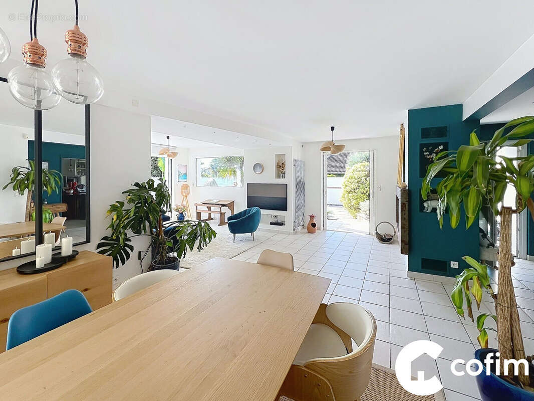 Maison 188 m² à Lons  - photo 2