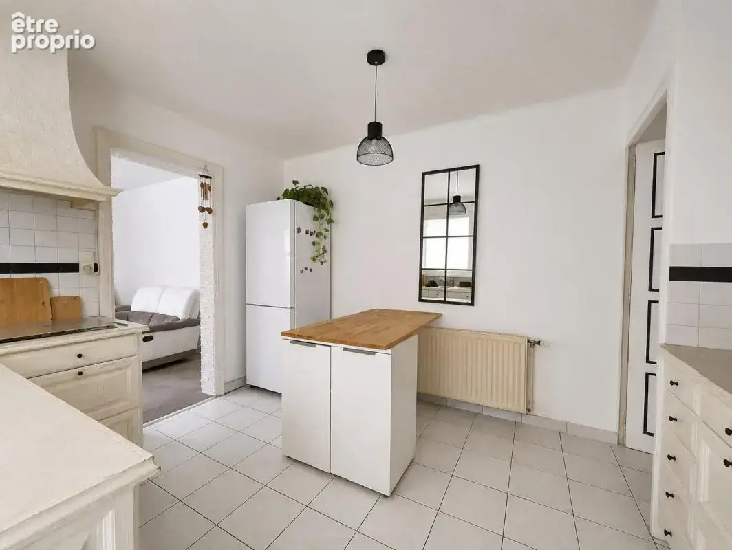 Maison de bourg  3 chambres avec dépendances - photo 13