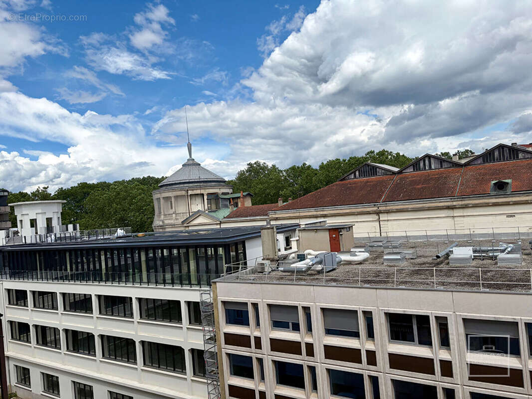 Lyon 6, triangle d'or, 67.09m², etage eleve, balcon - photo 10