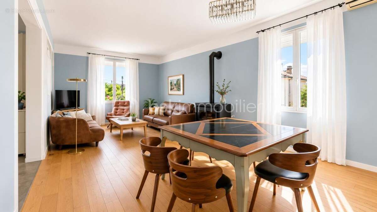Maison à MONTELIMAR