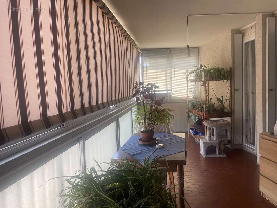 Appartement lumineux de 84,14 m² + loggia de 15 m² - photo 2