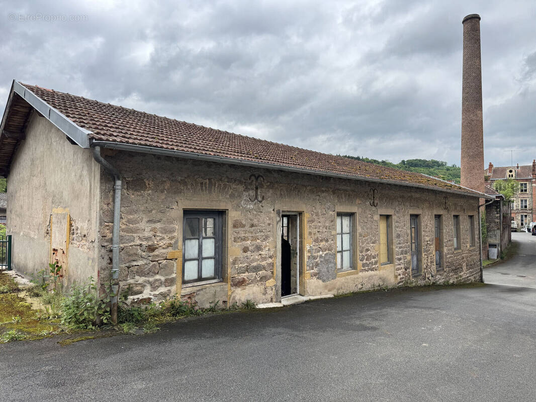 Photo 1 - Commerce à AMPLEPUIS