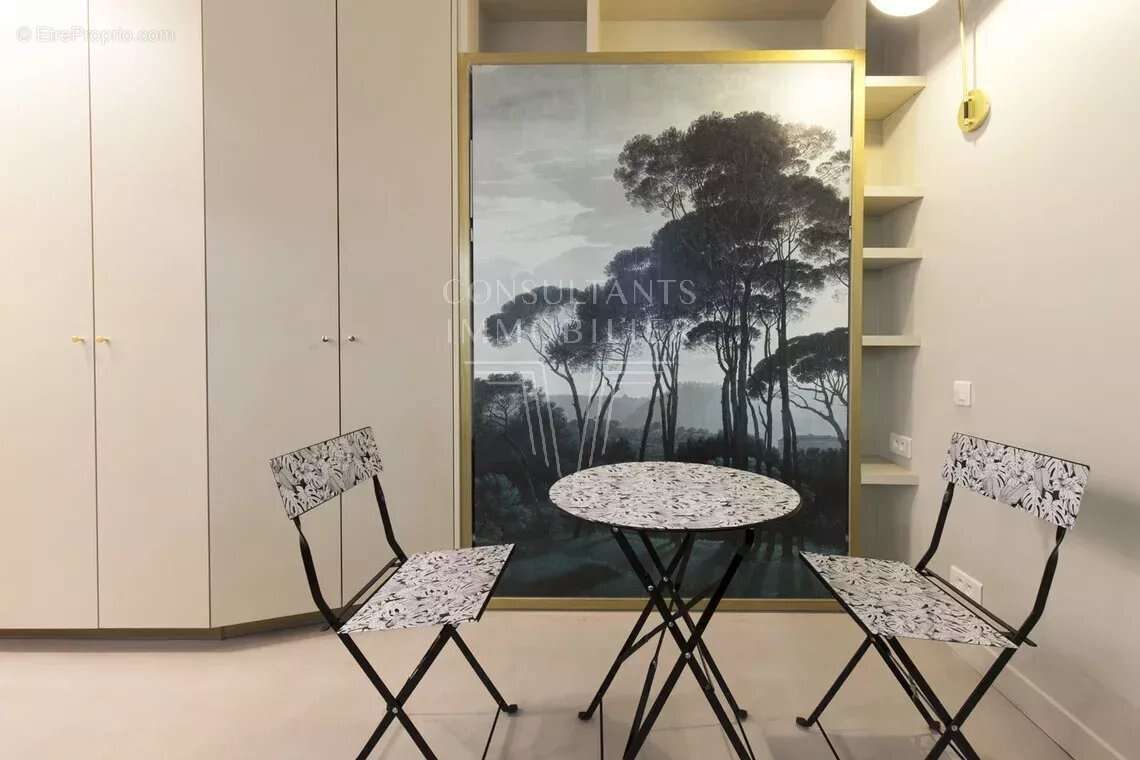 Appartement à NEUILLY-SUR-SEINE