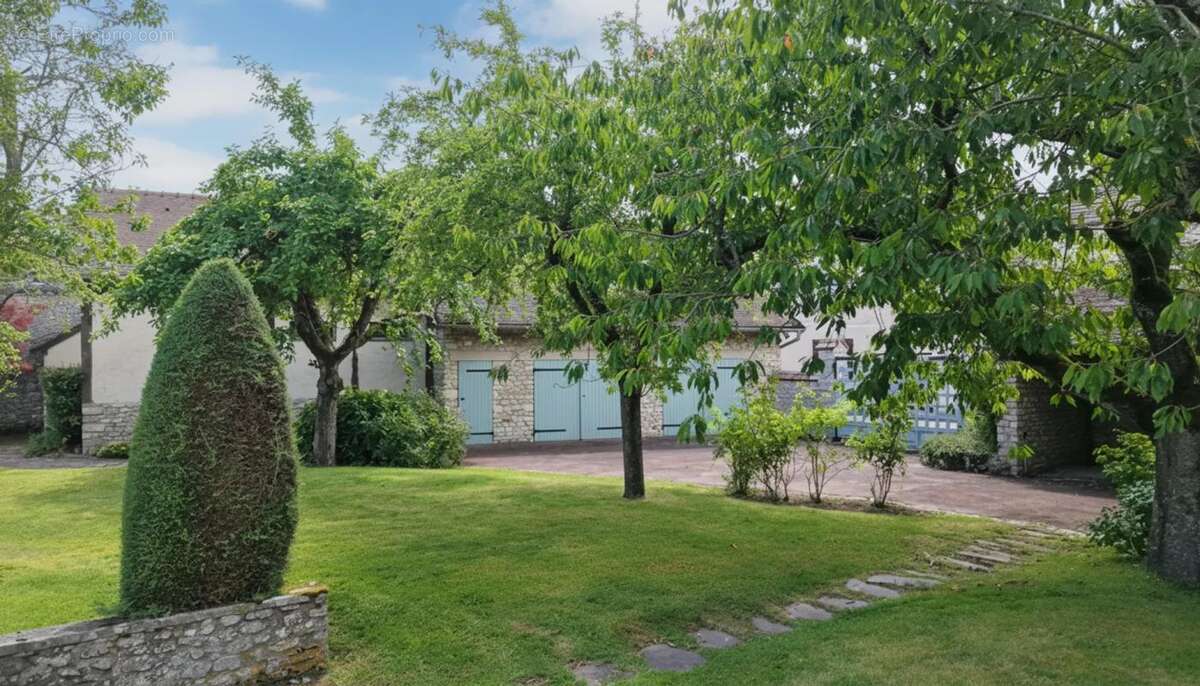 Maison de 8 pièces de 235 m² à Dammartin-en-Serve - photo 5