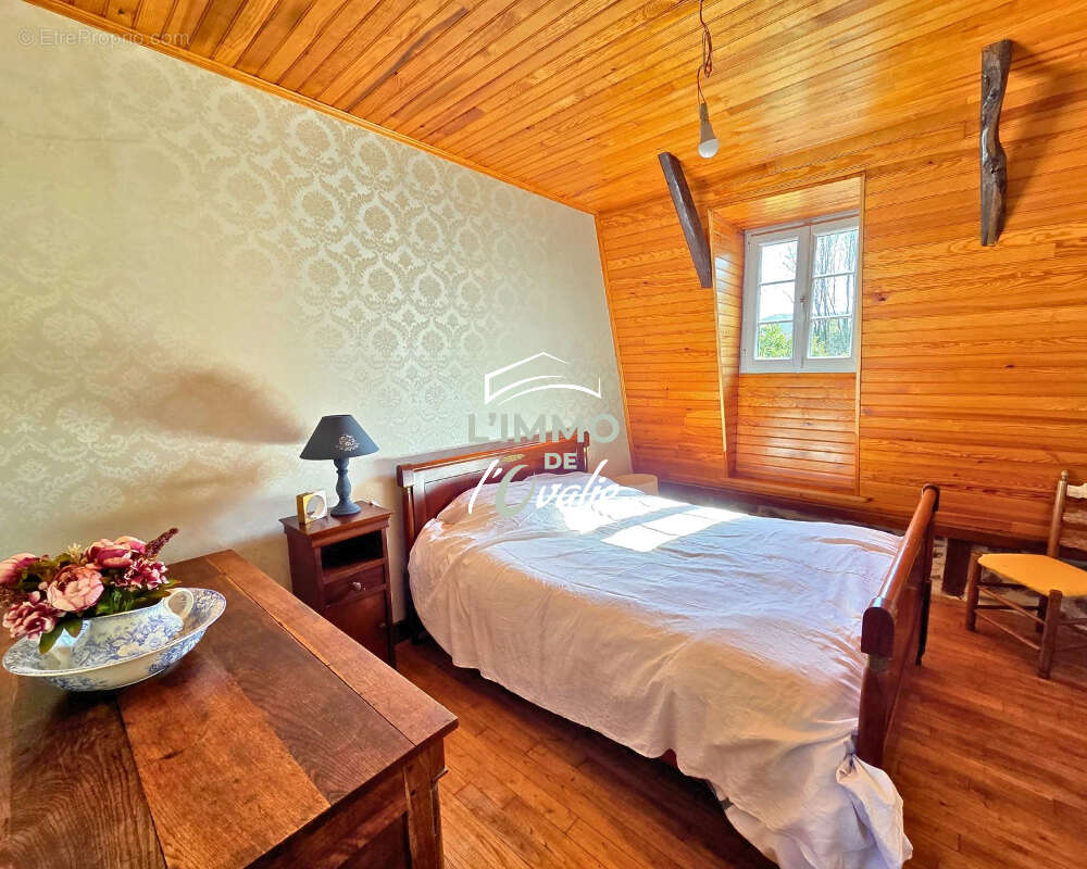 Maison à GAGNAC-SUR-CERE