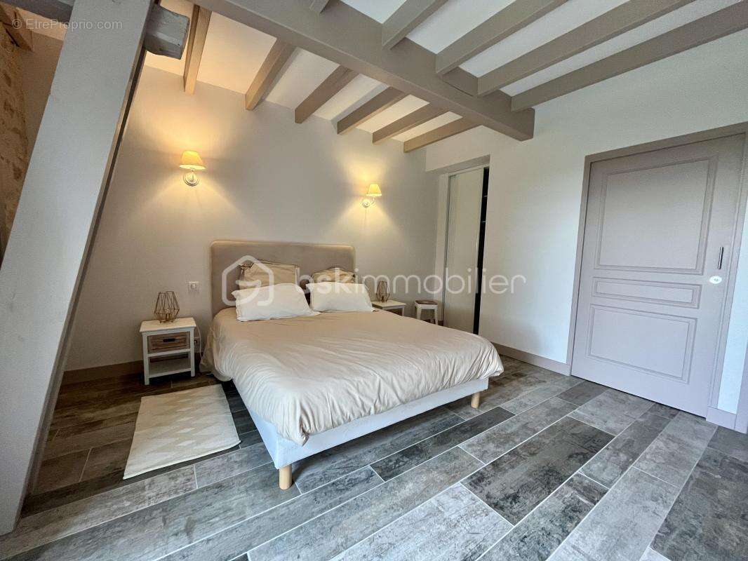 Maison à MONTPEYROUX