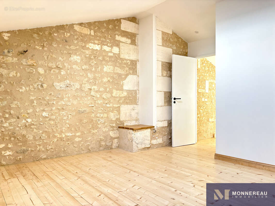 Appartement à BARBEZIEUX-SAINT-HILAIRE