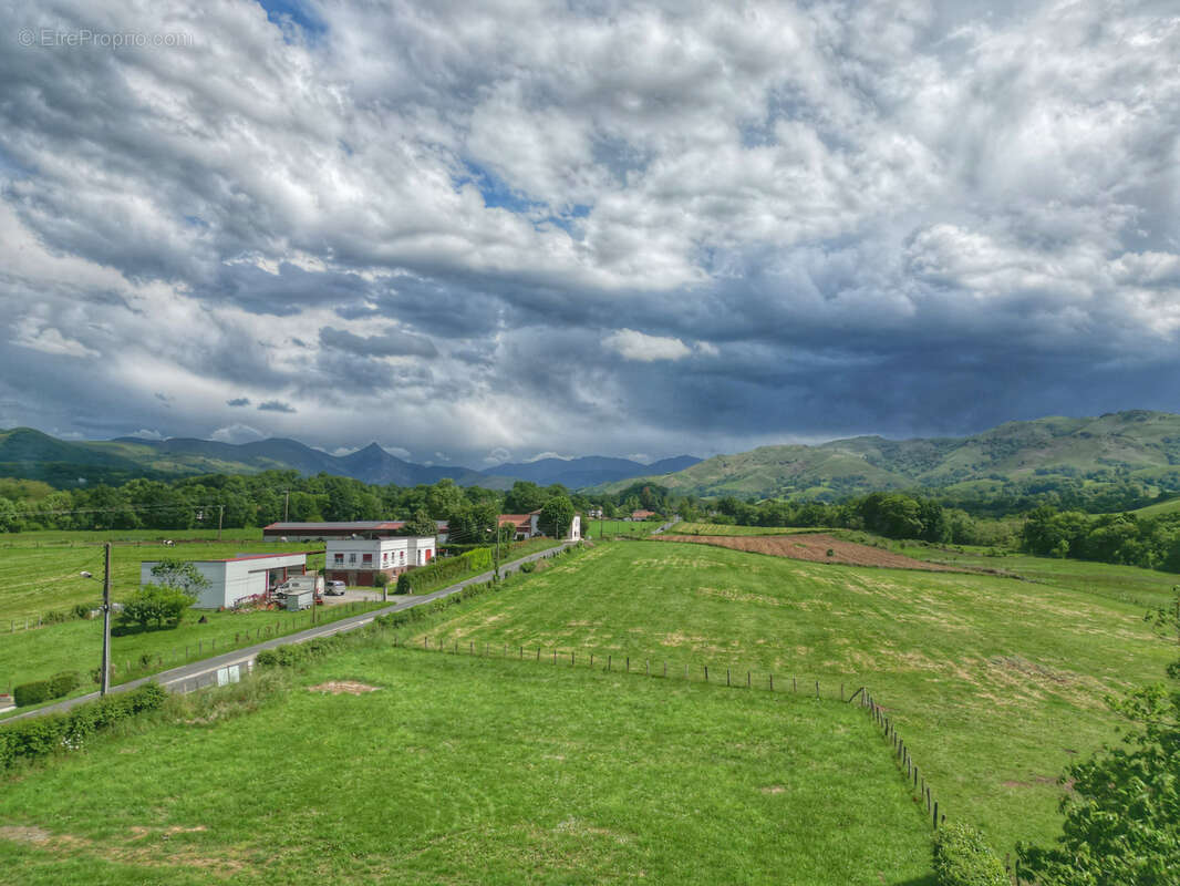 Terrain à SAINT-JEAN-PIED-DE-PORT
