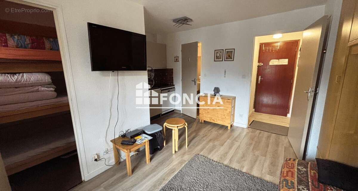 Allos, le seignus, coquet studio cabine situe dans une residence avec acces a pieds au centre et aux ski, chaleureux et fonction - photo 3