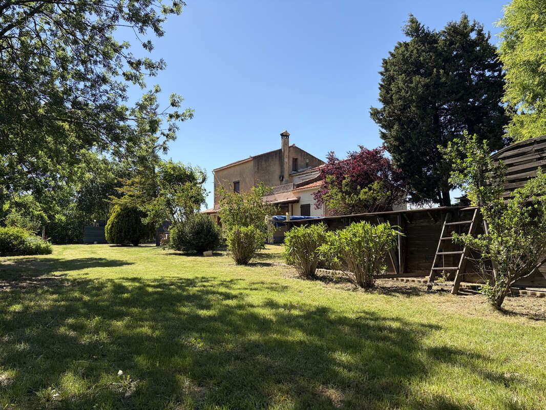 Maison à CADEROUSSE