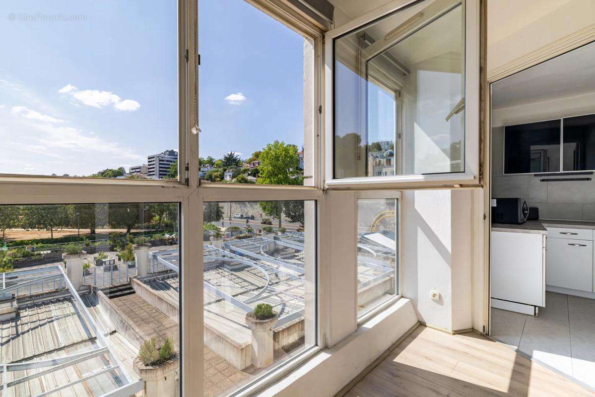 Appartement 3 pièces de 74 m² à Sèvres - photo 3