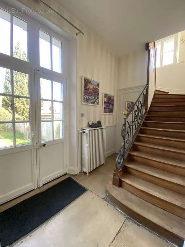Maison 315 m² à Evreux  - photo 8