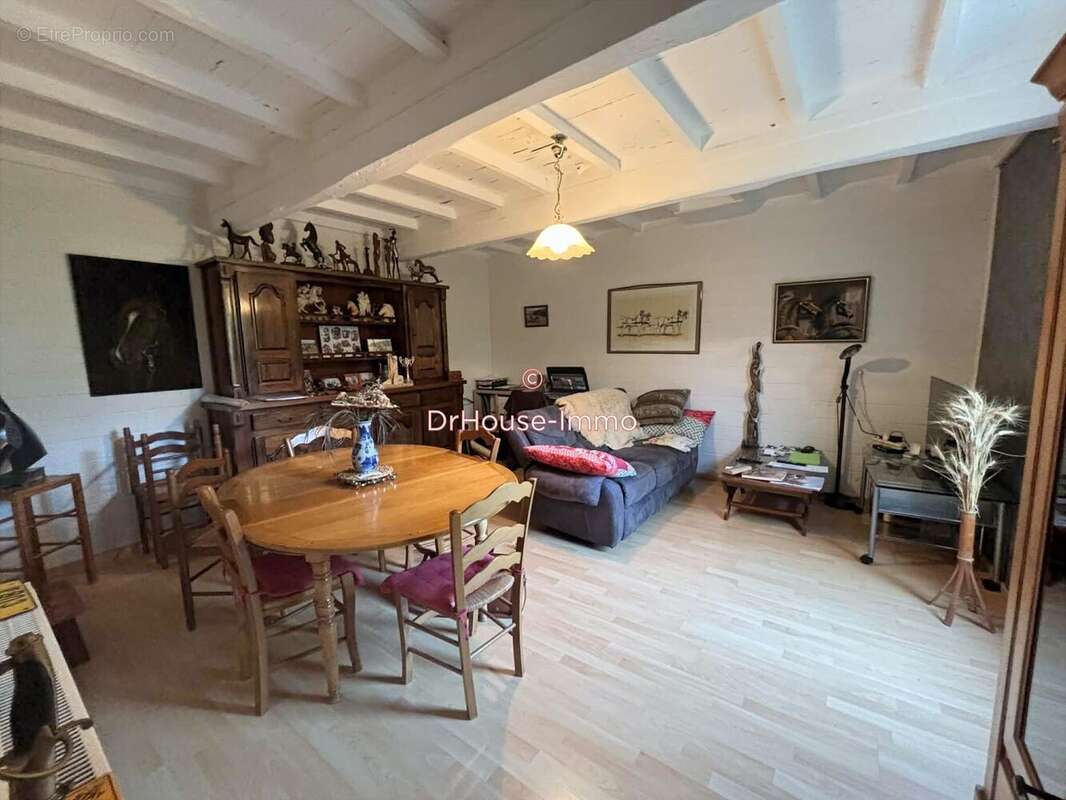 Maison à AMBRES