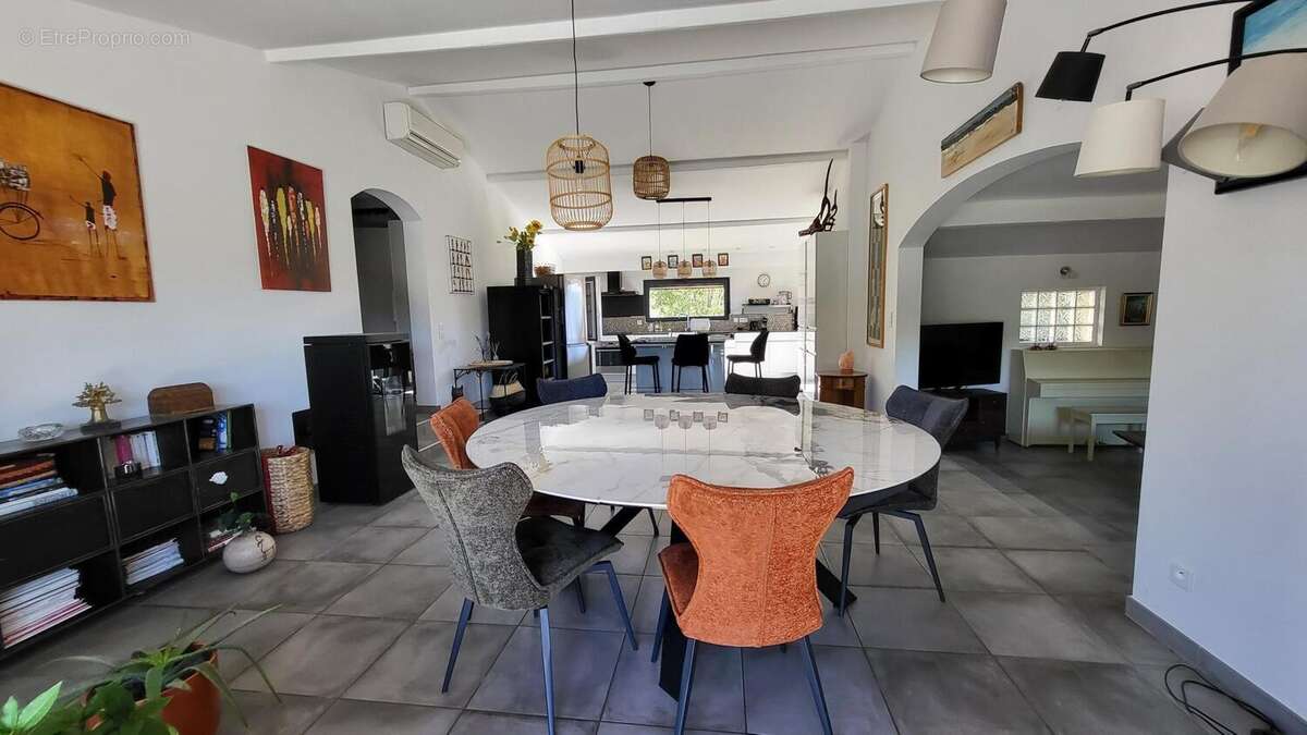 Maison 180 m² à Vives  - photo 7