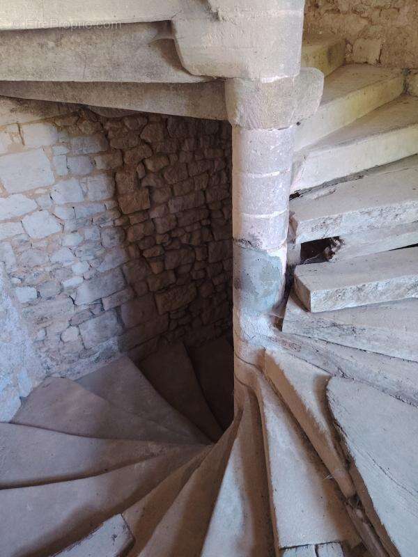 Maison à DANGE-SAINT-ROMAIN