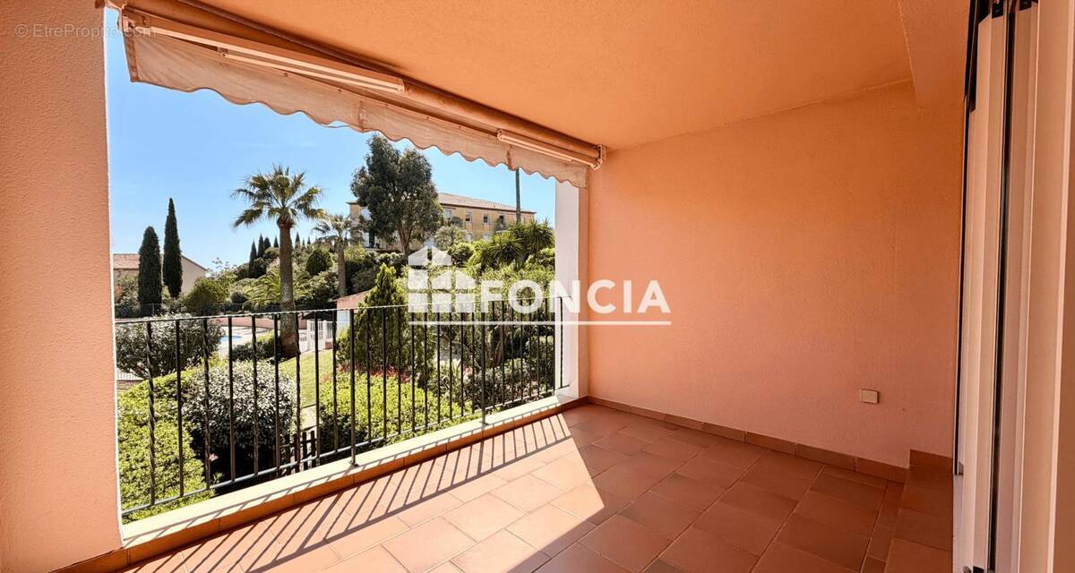 Appartement à LA CROIX-VALMER