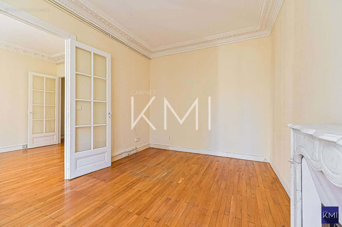 Appartement à PARIS-20E